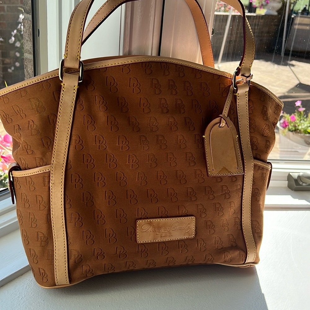 Brown Dooney & Bourke signature fabric tote